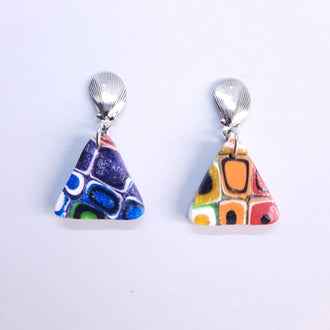 Pendientes Triángulo Arcoíris con Base Acero