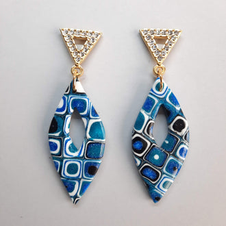 Pendientes Madrid Pasión Azul con Base Dorada y Strass