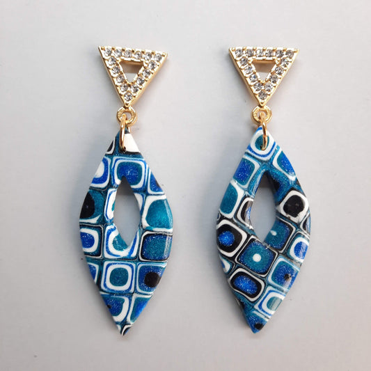 Pendientes Fantasy Pasión Azul con Base Dorada y Strass