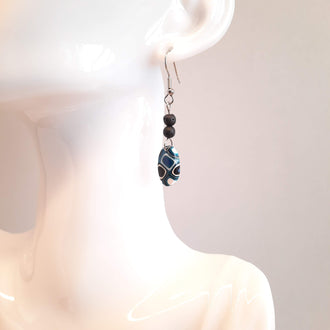 Pendientes Ovalado Pasión Azul con Ganchos Acero y Cuentas de Lava