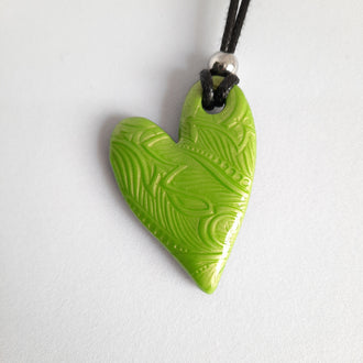 Colgante Corazón Pleno Verde Mediano