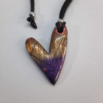 Colgante Corazón Delgado Labradorita Violeta