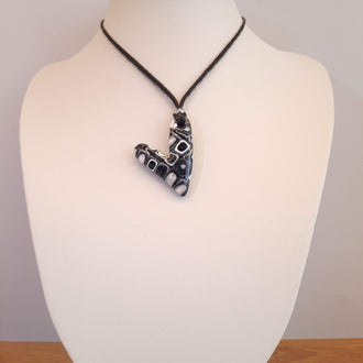 Colgante Corazón Delgado Negro Blanco