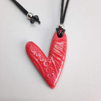 Colgante Corazón Delgado Rojo