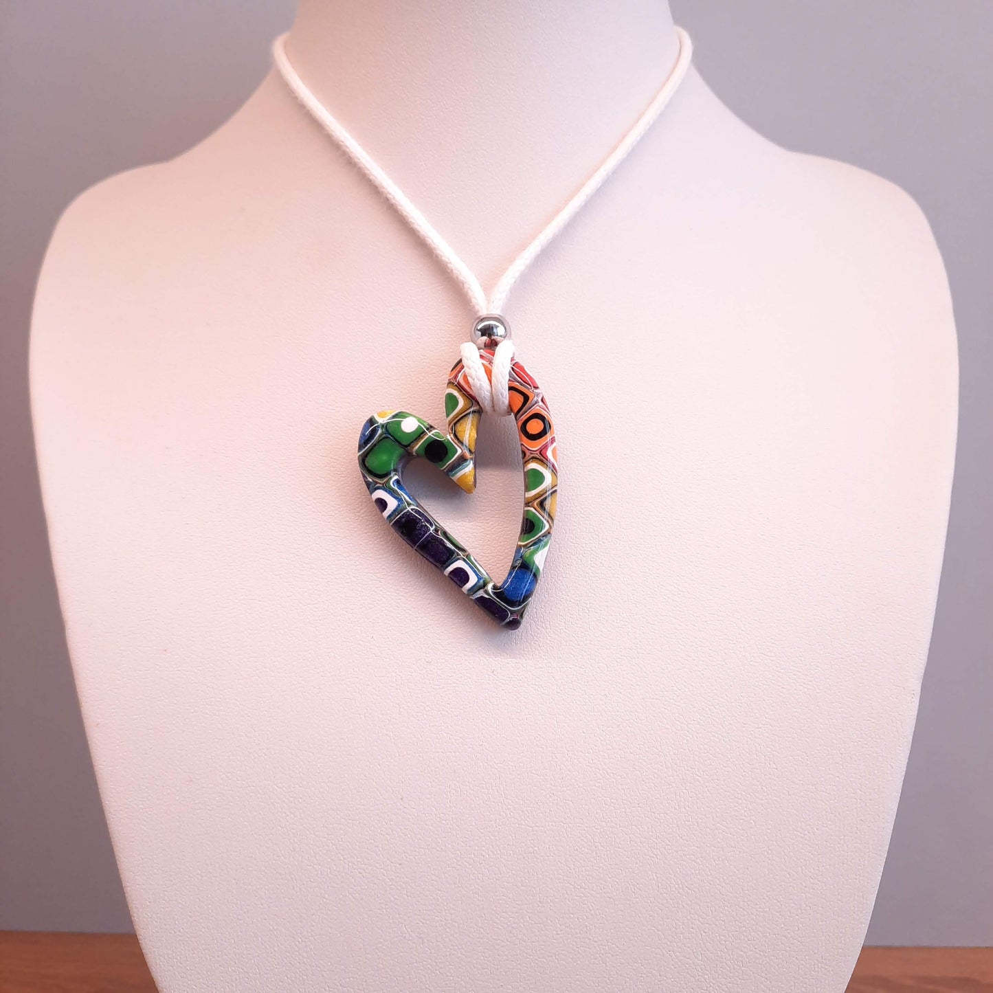 Colgante Corazón Hueco Mediano Arcoíris