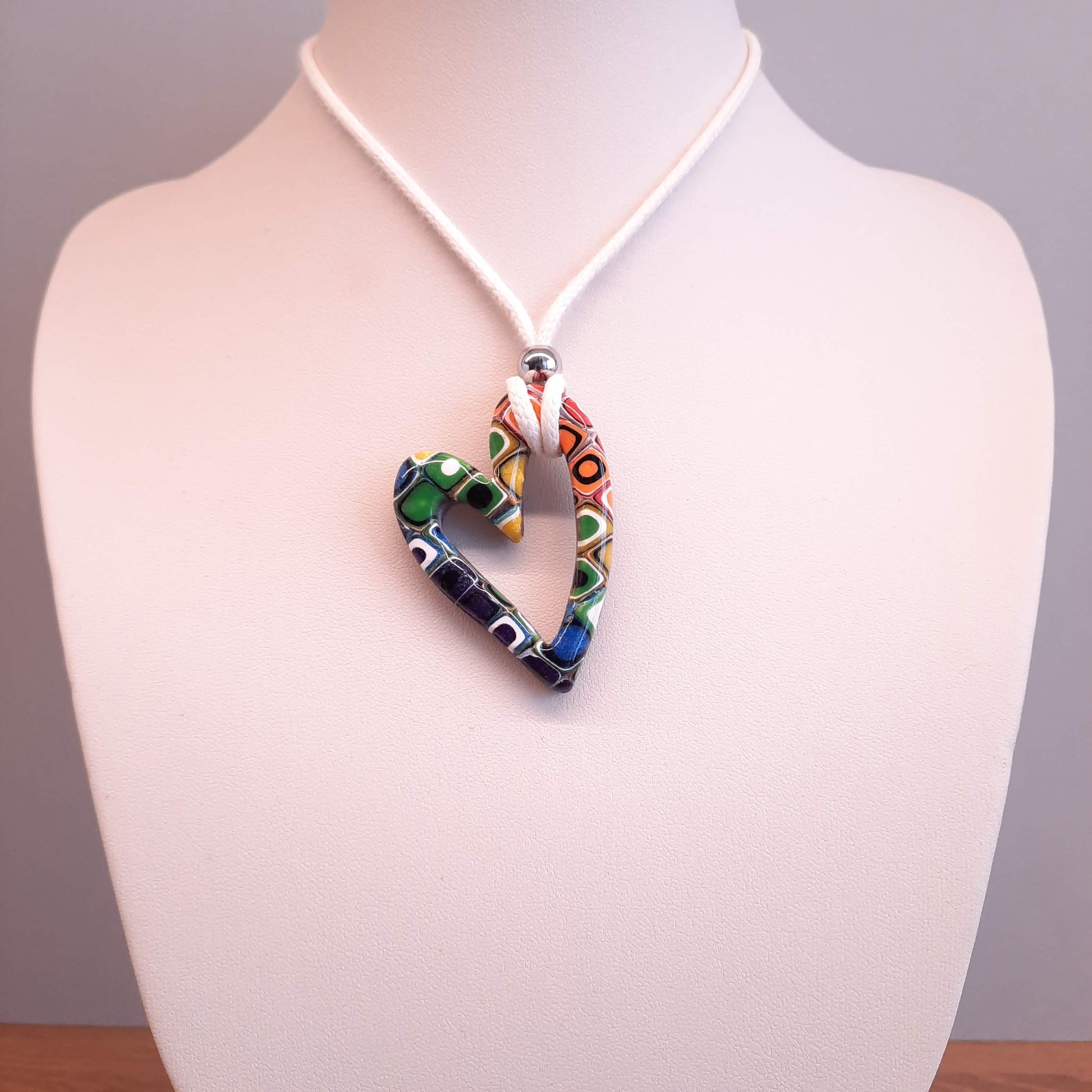 Colgante Corazón Hueco Mediano Arcoíris