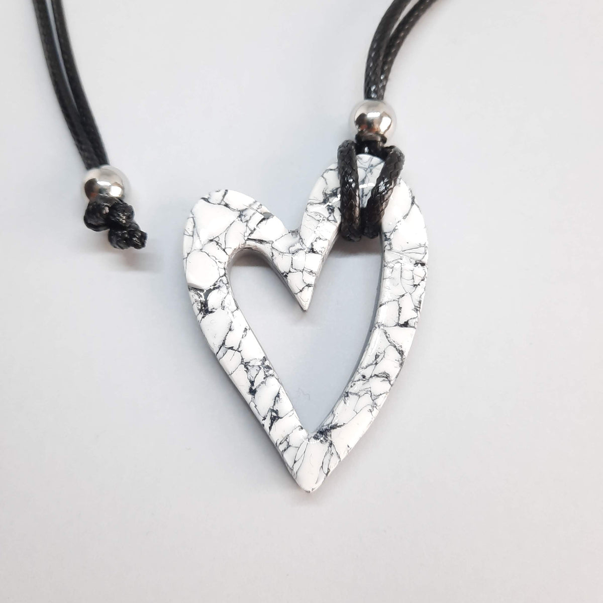 Colgante Corazón Hueco Mediano Blanco Mármol