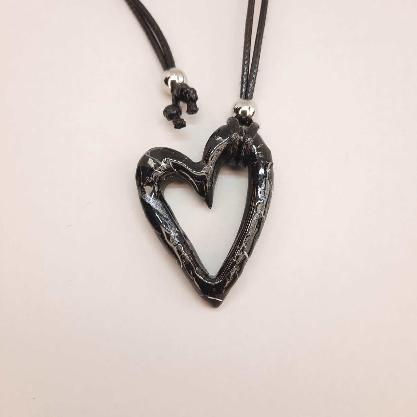 Colgante Corazón Hueco Pequeño Negro Mármol