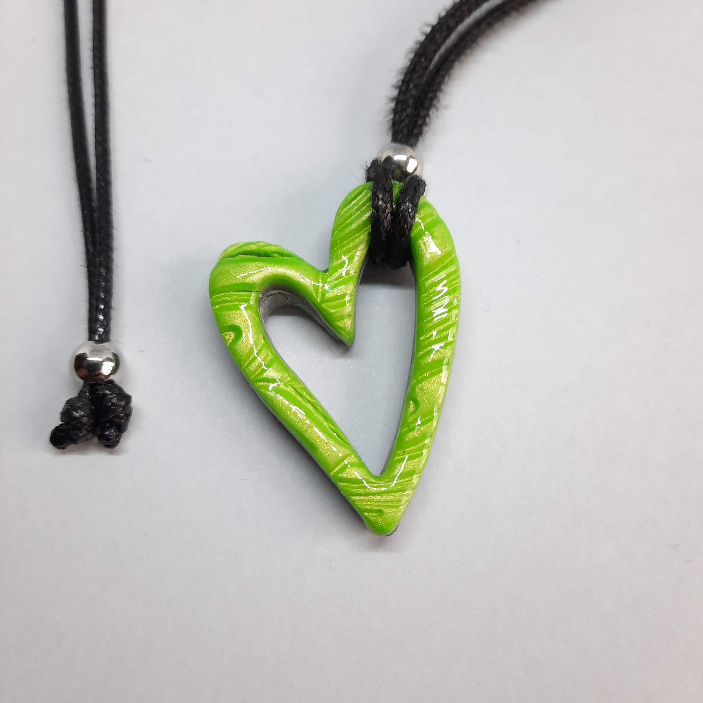 Colgante Corazón Hueco Pequeño Verde
