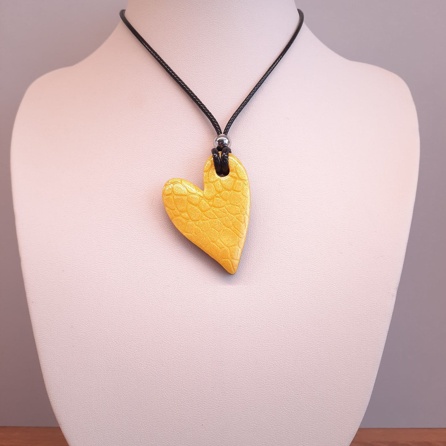 Colgante Corazón Pleno Mediano Amarillo
