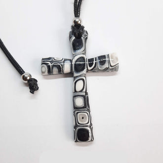 Colgante Cruz Negro Blanco