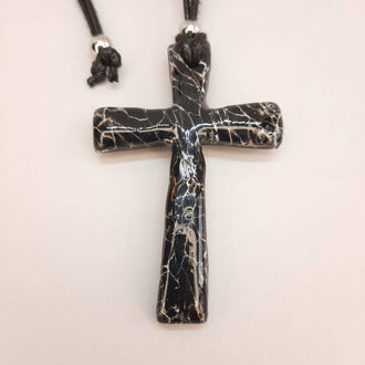Colgante Cruz Negro Mármol
