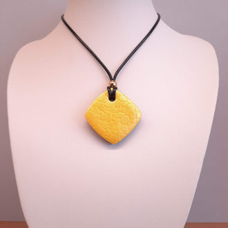 Colgante Cuadrado Amarillo