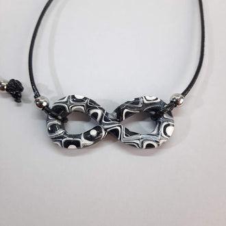 Colgante Infinito Negro Blanco