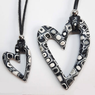 Colgantes Corazón Hueco Negro Blanco