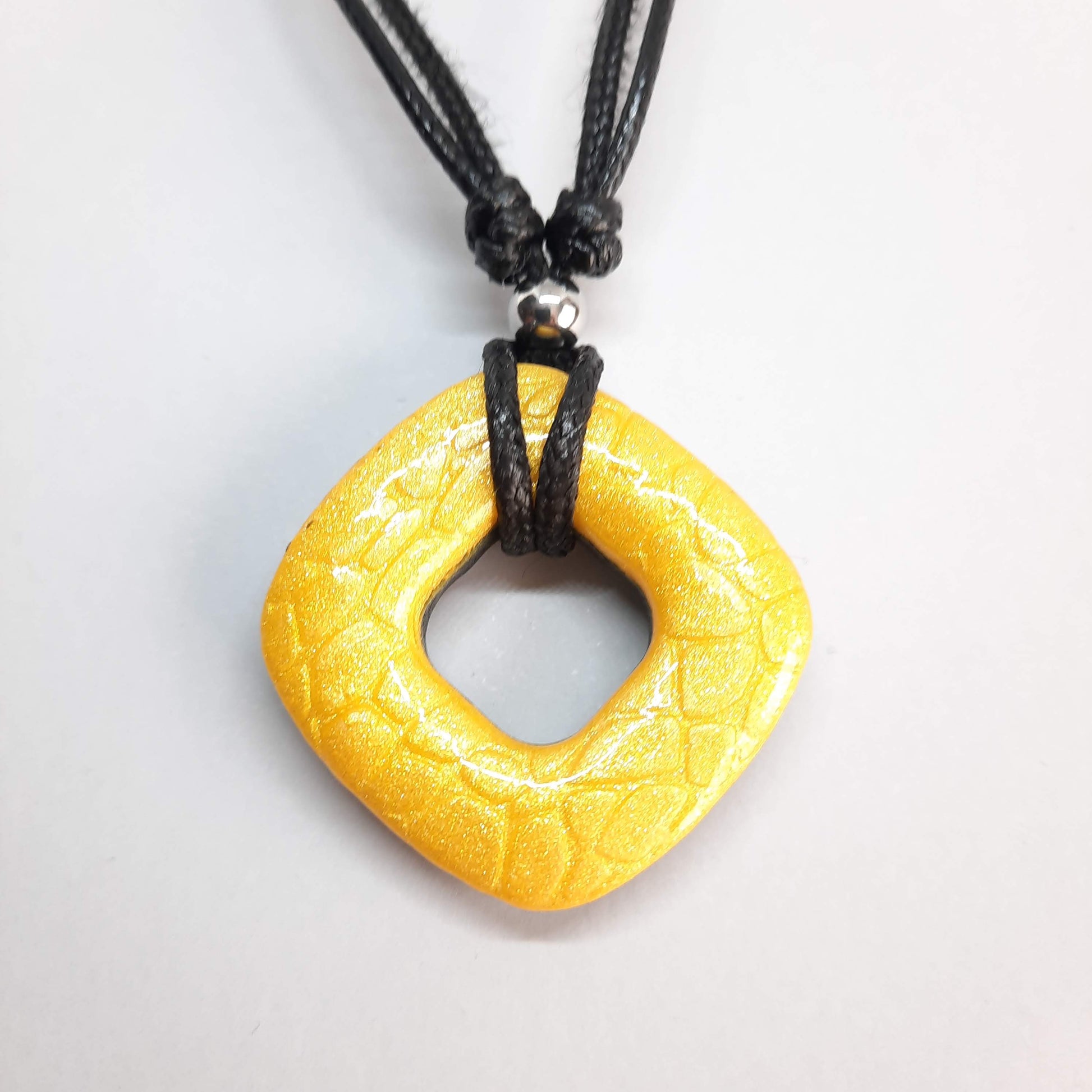 Gargantilla Con Colgante Canarias Amarillo