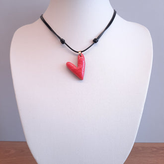 Gargantilla Con Colgante Corazón Delgado Rojo