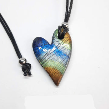 Gargantilla Con Colgante Corazón Pleno Labradorita Azul