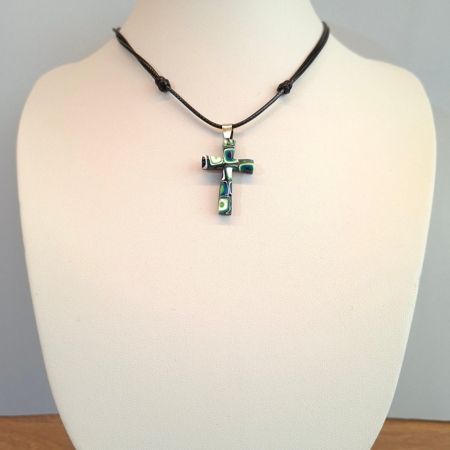 Gargantilla Con Colgante Cruz Mosaico Verde