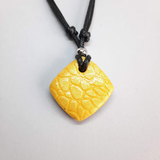 Gargantilla Con Colgante Cuadrado Amarillo