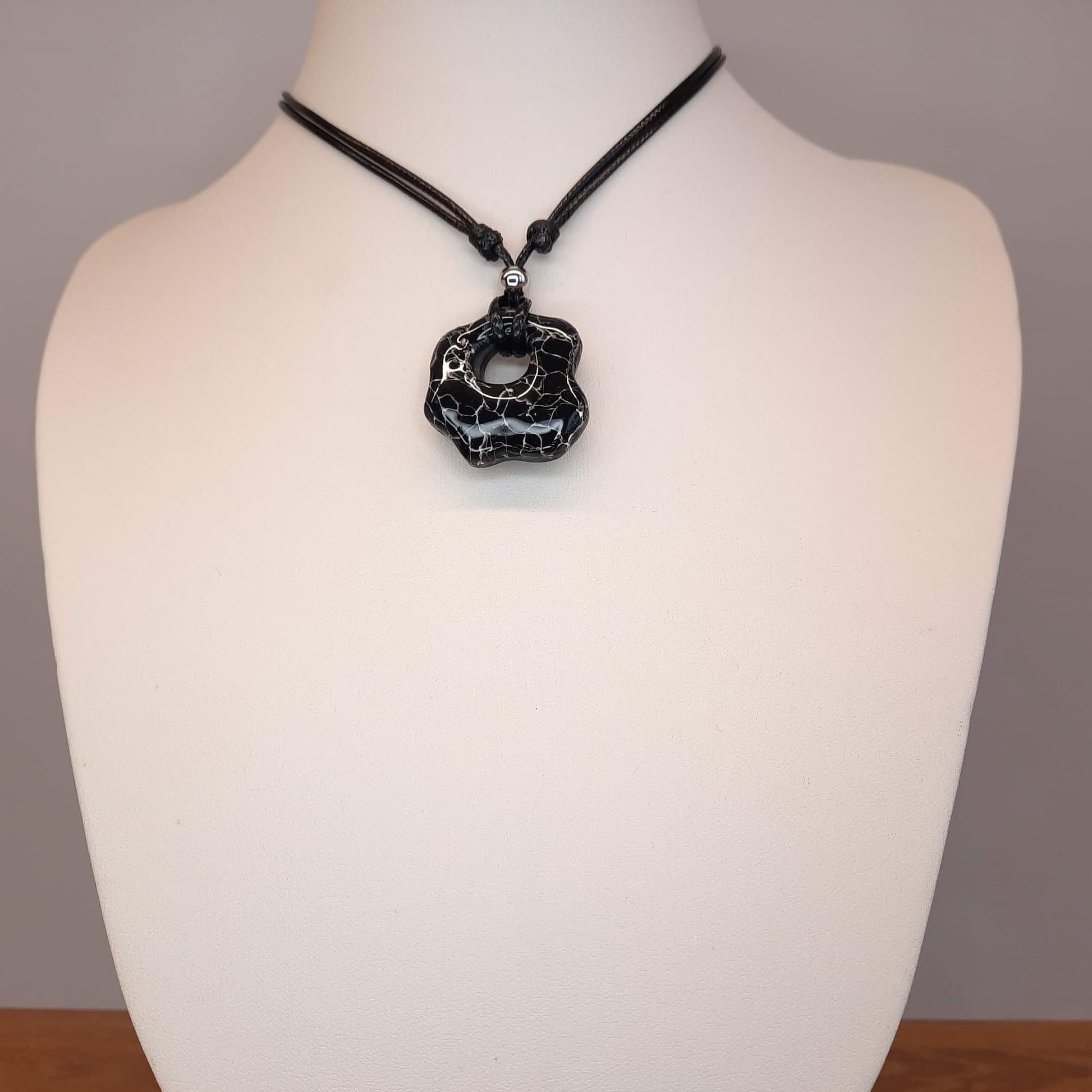 Gargantilla Con Colgante Nube Negro Mármol