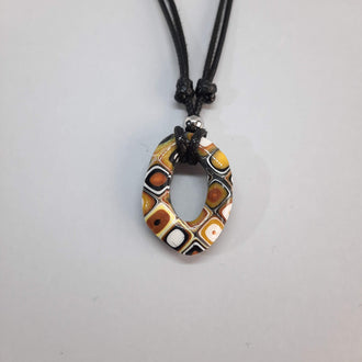 Gargantilla Con Colgante Ovalado Amarillo Antiguo