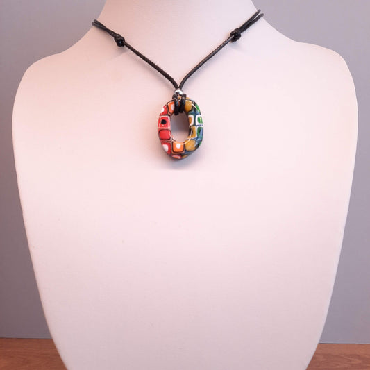 Gargantilla Con Colgante Ovalado Arcoíris