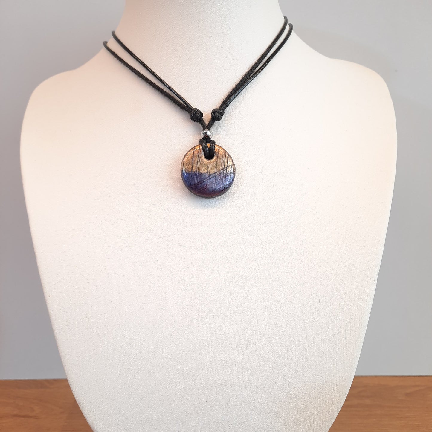 Gargantilla Con Colgante Redondo Labradorita Violeta