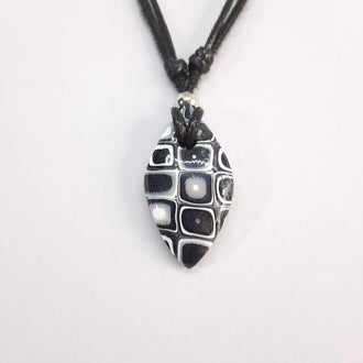 Gargantilla Con Colgante Sevilla Negro Blanco