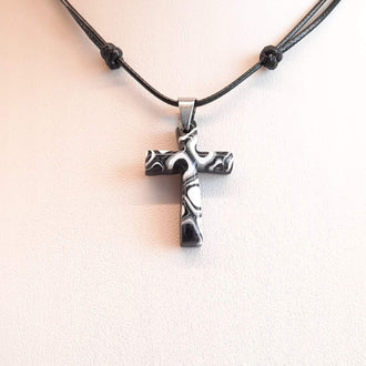Gargantilla Con Colgante Cruz Negro Blanco