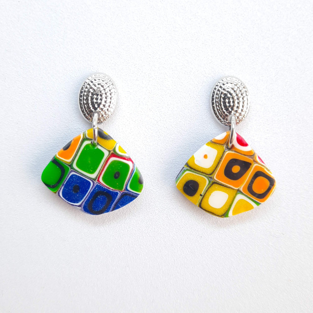 Pendientes Abanico Arcoíris con Base Acero