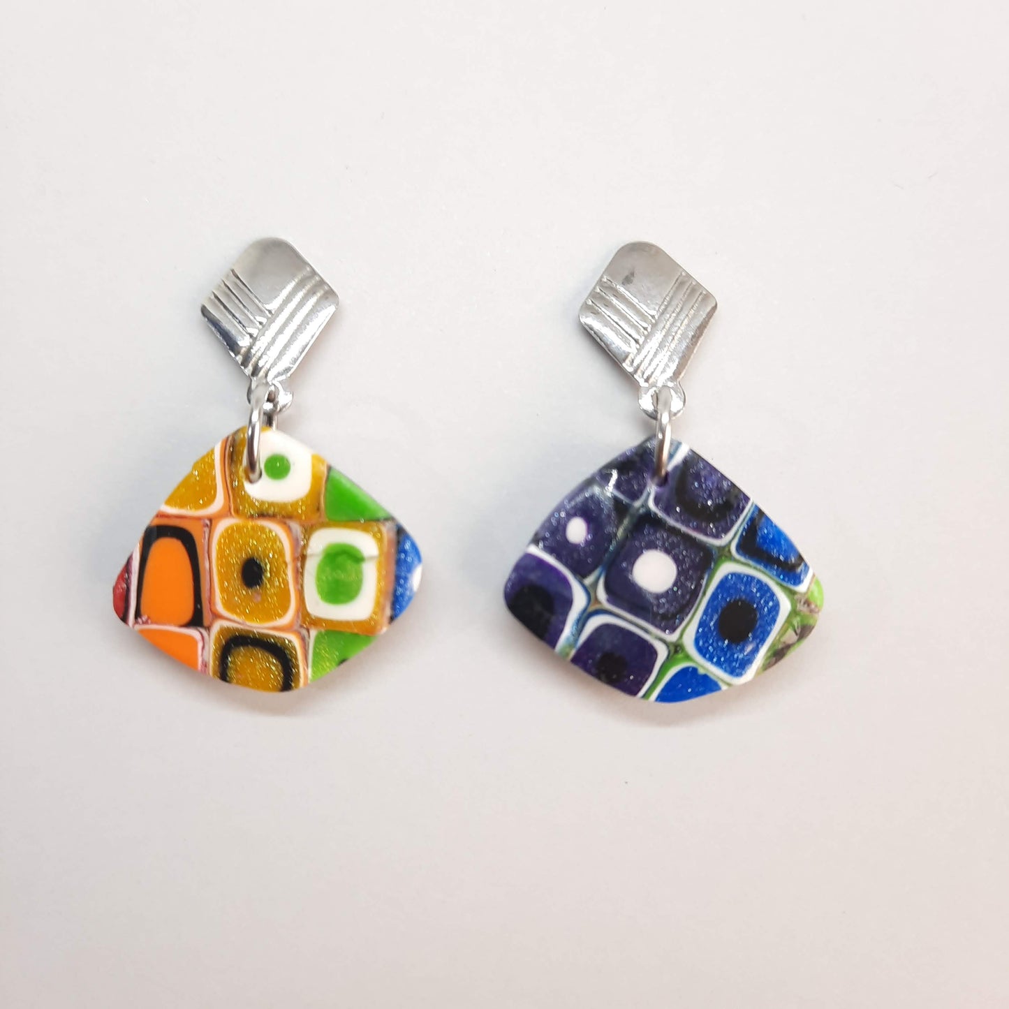 Pendientes Abanico Arcoiris Con Base Acero