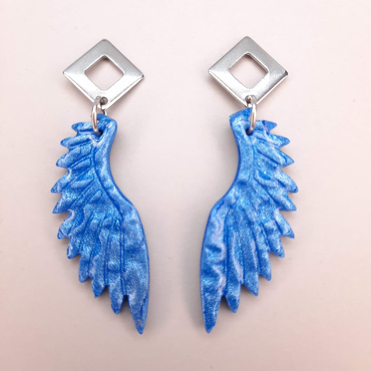 Pendientes Alas Azul con Base Plateada