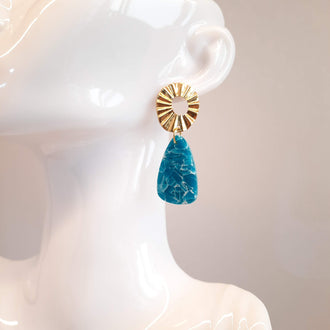 Pendientes Amor Aguamarina con Base Dorada