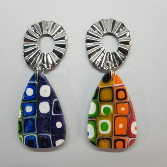 Pendientes Amor Arcoíris Con Base Plateada