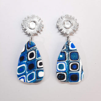 Pendientes Amor Pasión Azul Con Base Plateada