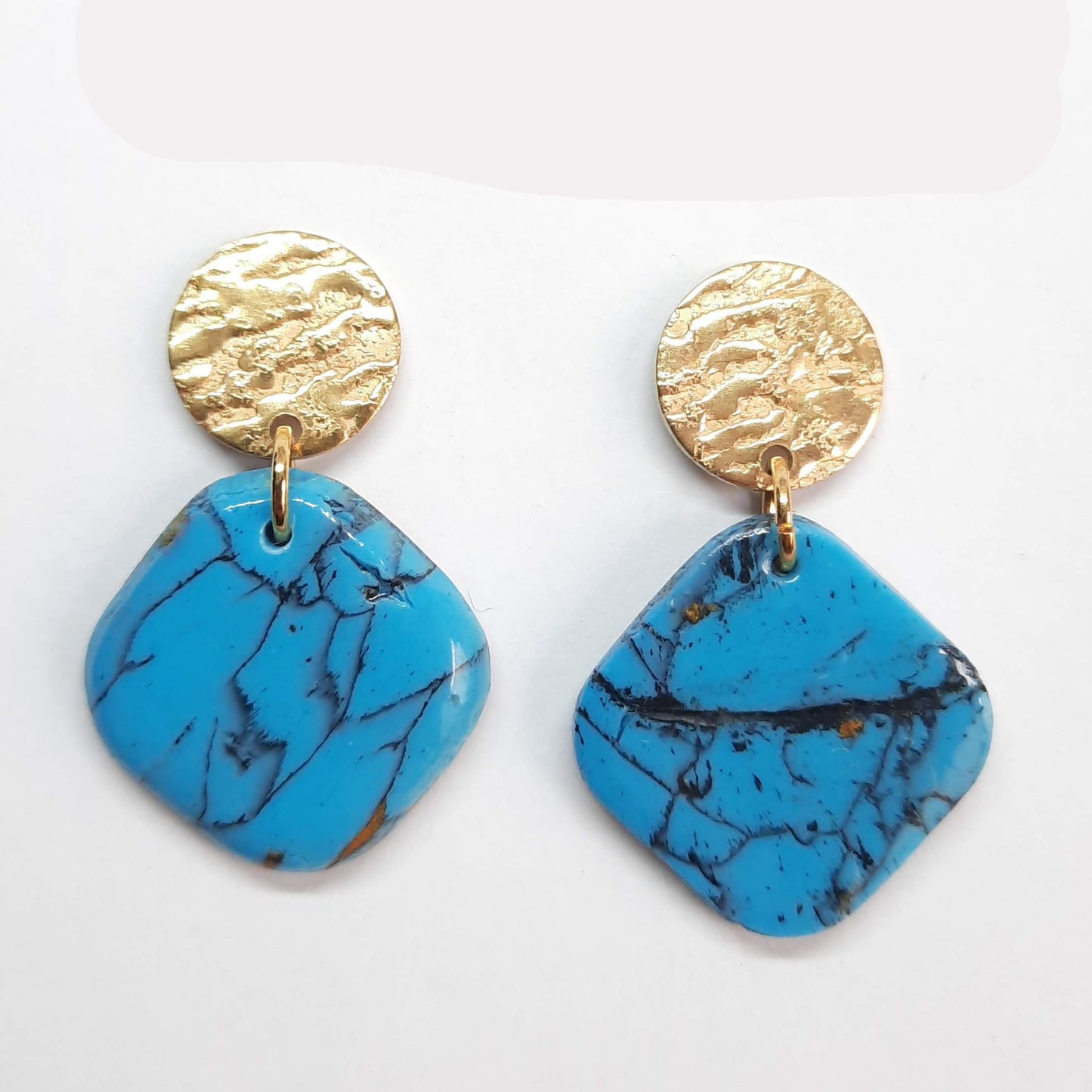 Pendientes Aura Turquesa con Base Dorada