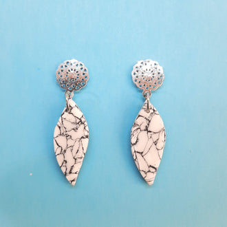 Pendientes Barcelona Blanco Mármol con Base Plateada