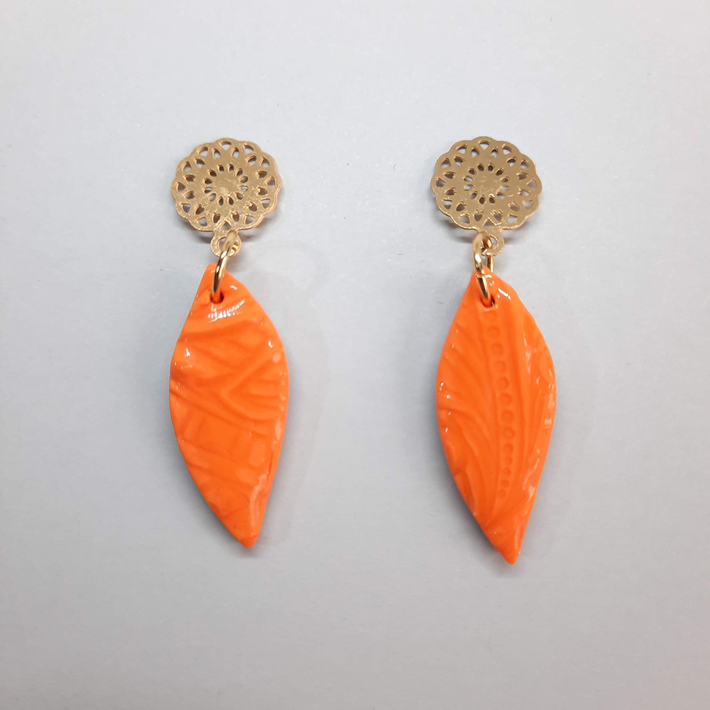 Pendientes Barcelona Naranja con Base Dorada