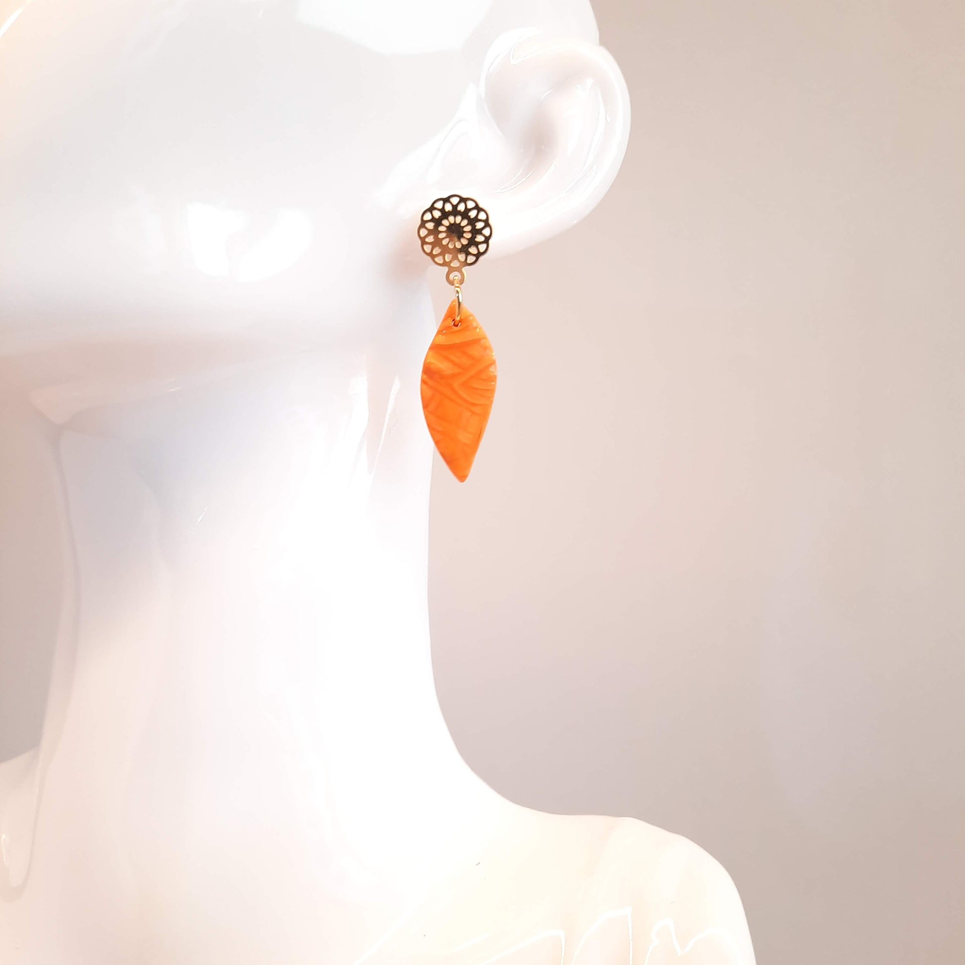 Pendientes Barcelona Naranja con Base Dorada