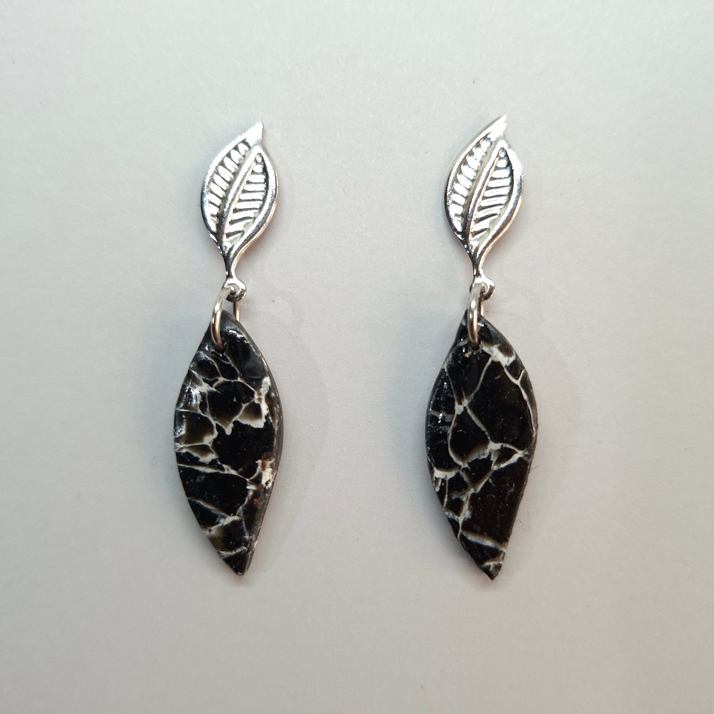 Pendientes Barcelona Negro Mármol Con Base Plateada