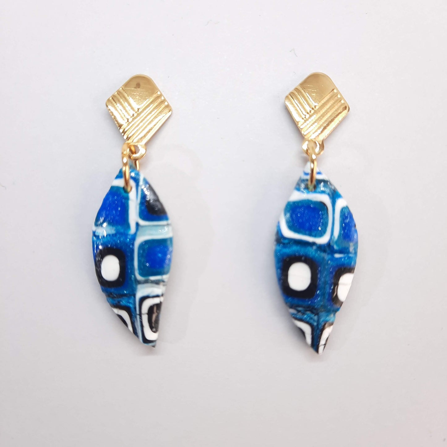 Pendientes Barcelona Pasión Azul Con Base Dorada