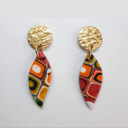 Pendientes Barcelona Pequeños Arcoíris con Base Dorada