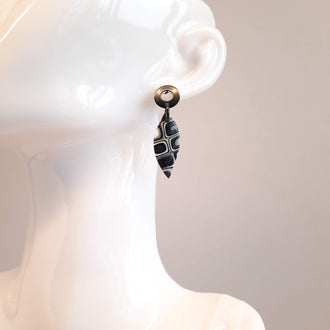 Pendientes Barcelona Pequeños Negro Blanco con Base Negra