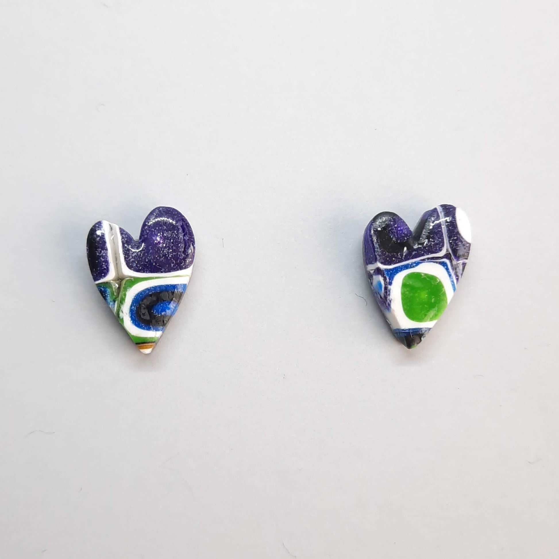 Pendientes Botón Corazón Pleno Arcoíris