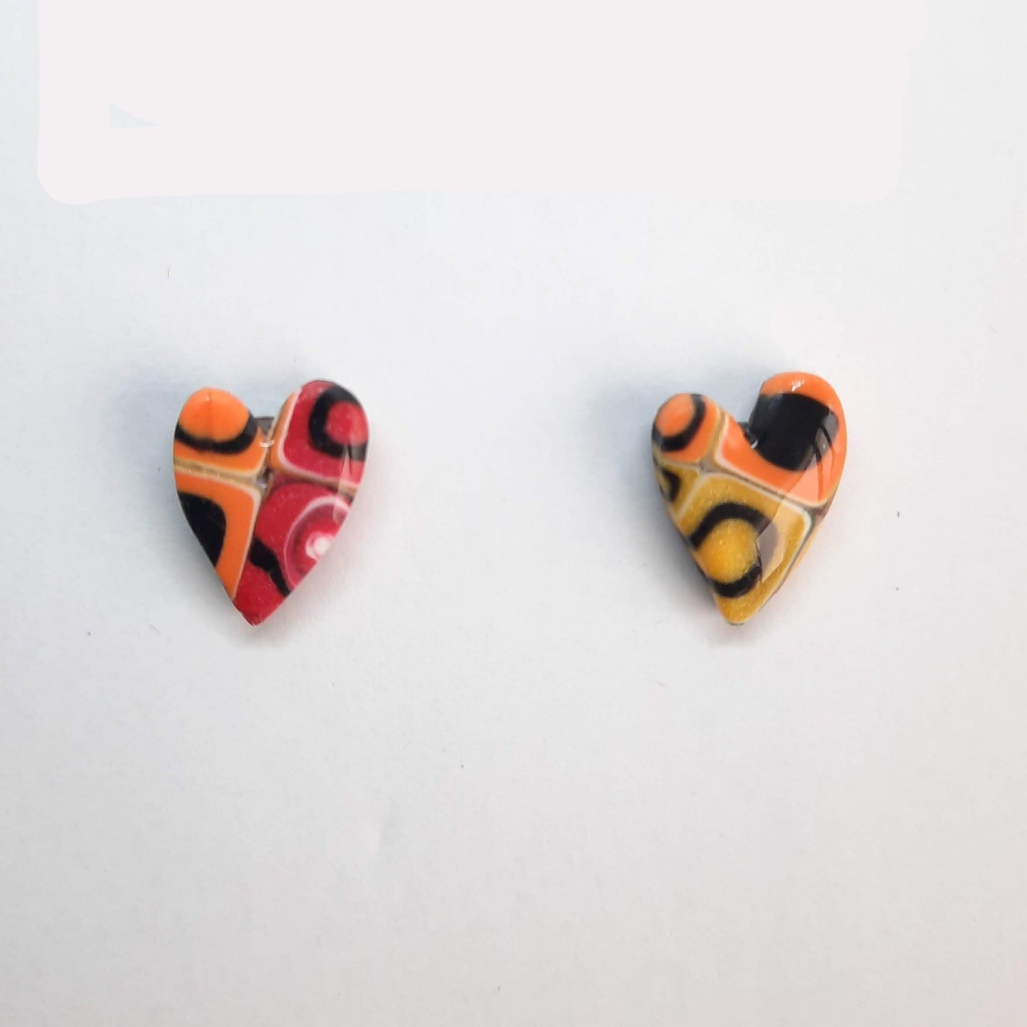 Pendientes Botón Corazón Pleno Arcoíris