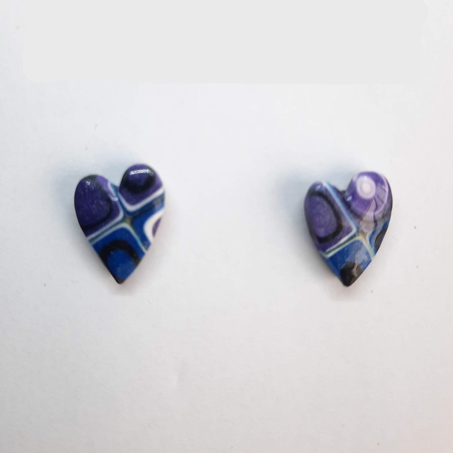 Pendientes Botón Corazón Pleno Arcoíris