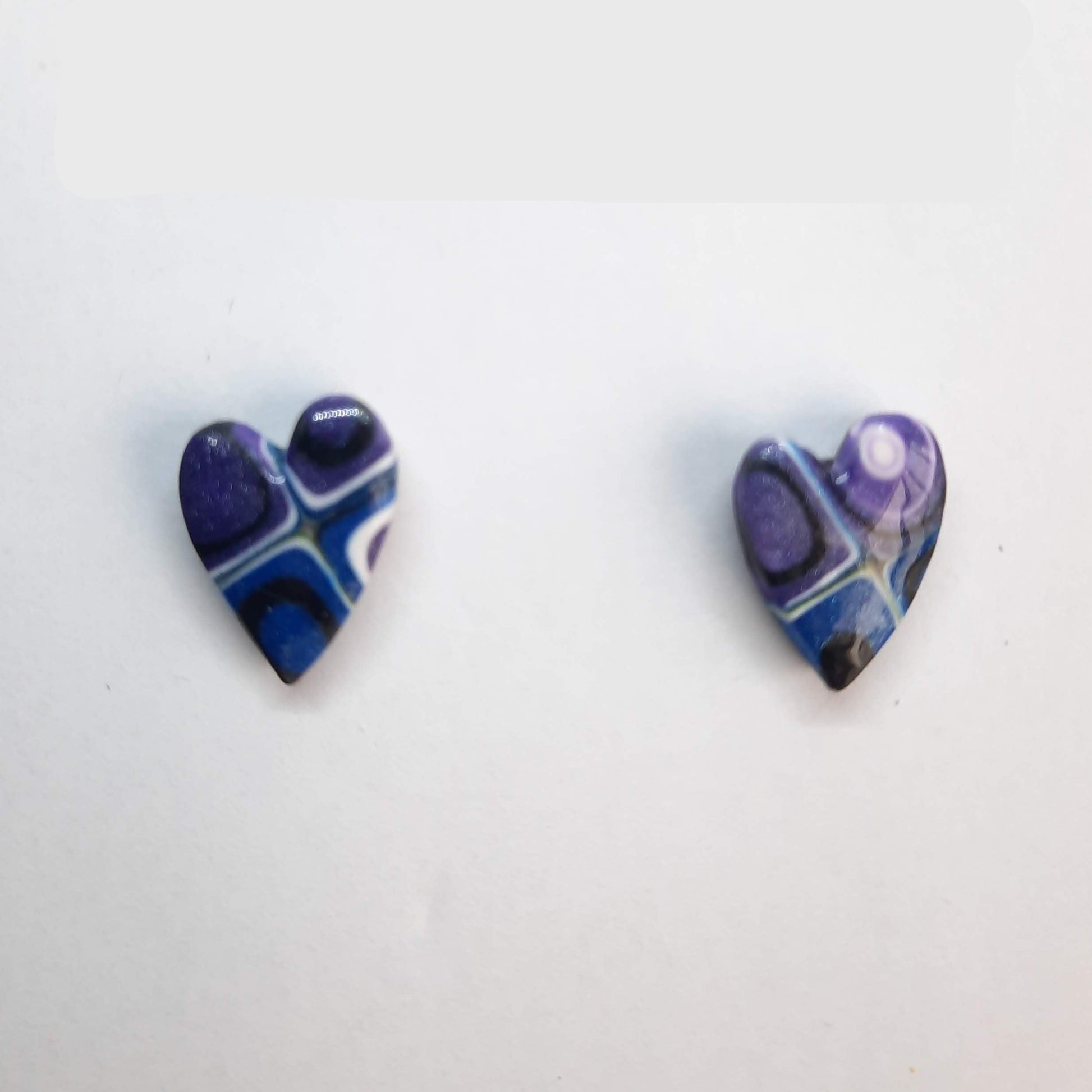 Pendientes Botón Corazón Pleno Arcoíris