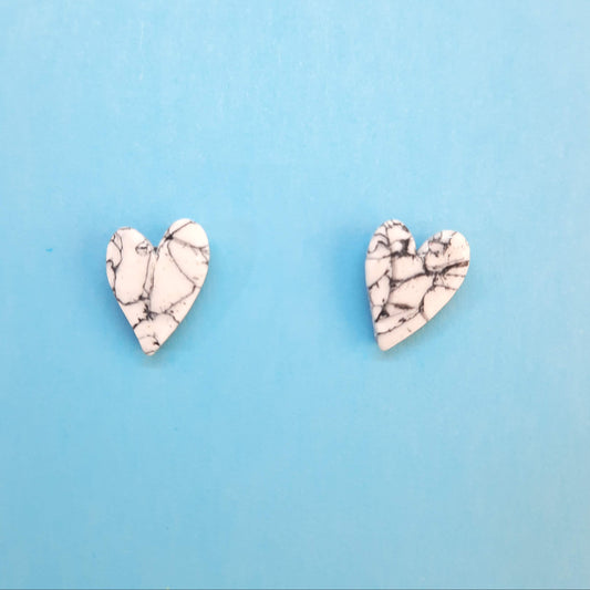 Pendientes Botón Corazón Pleno Blanco Mármol