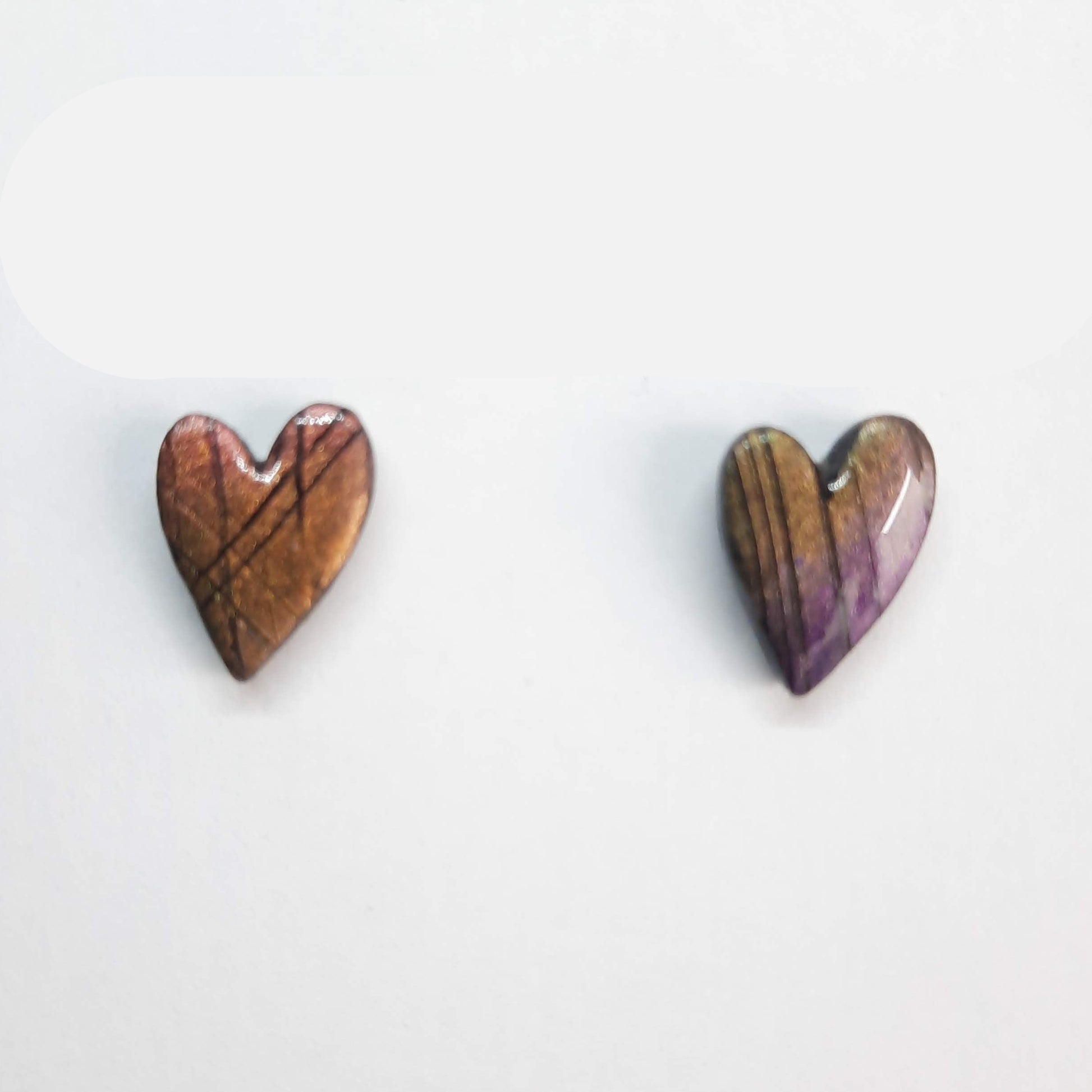 Pendientes Botón Corazón Pleno Labradorita Violeta